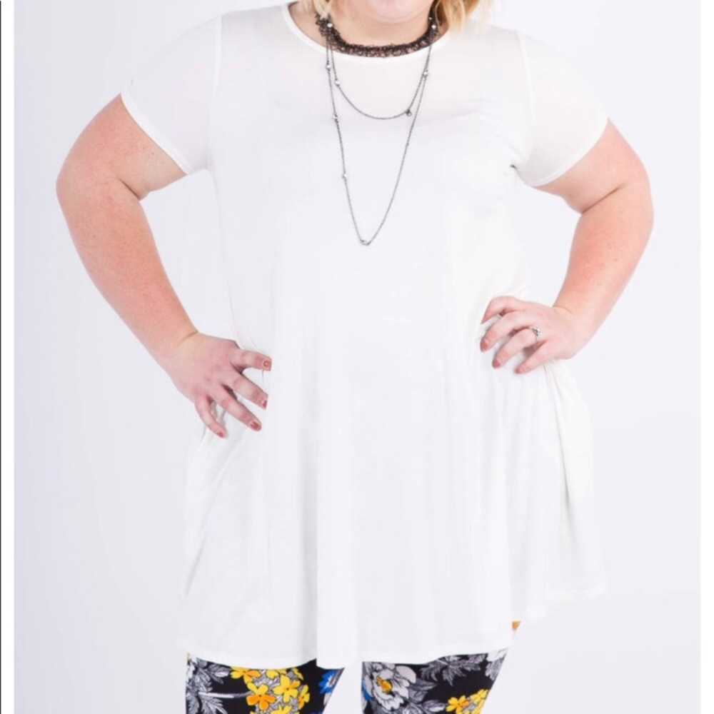 Agnes & Dora swing tunic ivory color